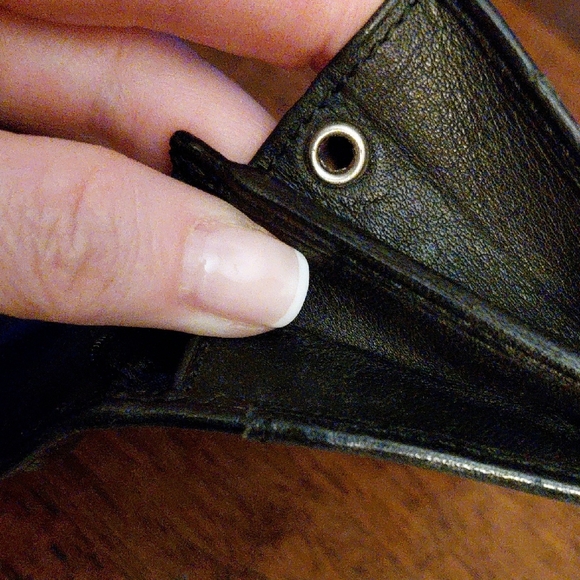 Ralph Lauren Black Leather Wallet with Silver Accent - Picture 6 of 7